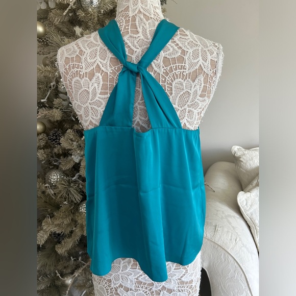 Top - Picture 2 of 4